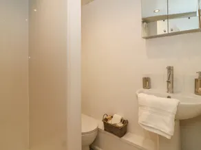 The Hideaway at No 8 - Bathroom