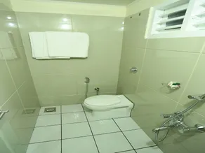 Treebo Thoduvas Star Plaza Cochin Airport - Salle de bain