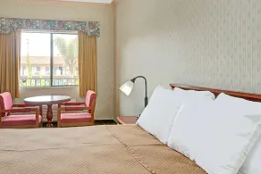 Travelodge by Wyndham Lynwood - Chambre
