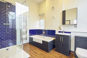 The Old Coffee Tavern - Bathroom