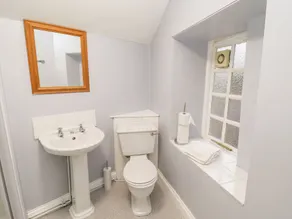 5A Waterfall Way - Baño