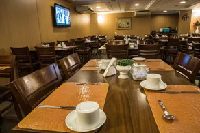Crystal Plaza Hotel - Restaurant