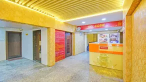 FabHotel Royal Comfort Inn - Receção