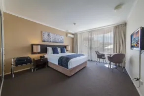 West End Central Apartments - Room