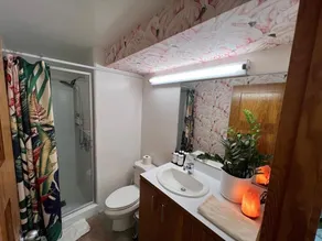 STAY OPEN Venice Beach - Bathroom