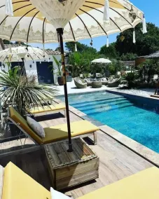 Amoremio - Pool