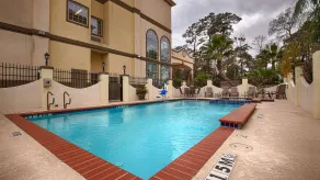 Best Western Plus New Caney Inn & Suites - Pool