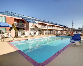 Quality Inn Brookhaven - Pool