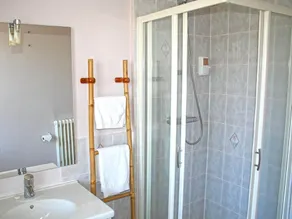 La Caravelle Hôtel Riom - Salle de bain
