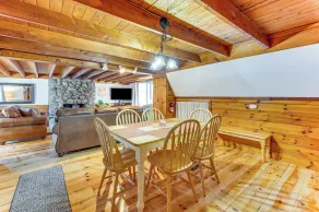 8 Mi to Cranmore Mtn Resort: A-frame w/ Fire Pit - Interiör