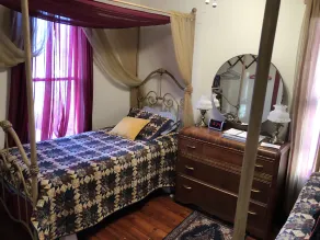 Keller House - Rum