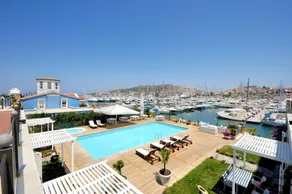 Cesme Marina Konukevi - Piscina