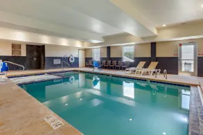 Comfort Inn & Suites Edgewood - Basseng