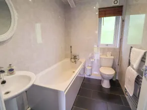 The Blacktail - Bathroom