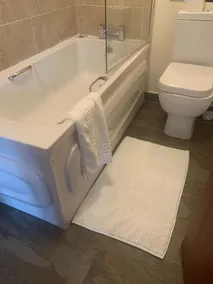 Absolute Stay in Sherwood-free Parking-east Midlands Airport-contractors-family - Bathroom