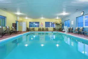 Holiday Inn Express Hotel & Suites Richmond by IHG - Piscina