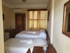Pal's on the beach - Dangriga, Belize - Room