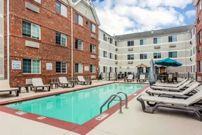 MainStay Suites Greenville Airport - Piscina