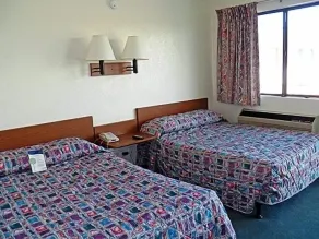 Rodeway Inn Fort Smith I-40 - Chambre