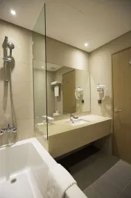 Best Western Haeundae Hotel - Bathroom