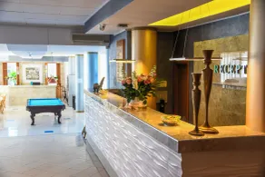 Complex Modern Mamaia - Reception