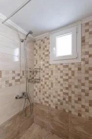 By The Sea Agia Anna - Bathroom