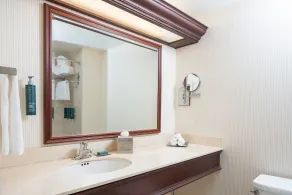 The Marc Hotel - Bathroom