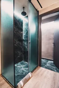 Project 3 Urban Chic Hotel - Bad