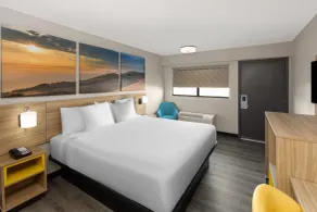 Days Inn by Wyndham Kansas City Northeast - Room