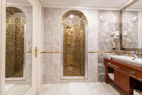 Velora Grand - Bathroom