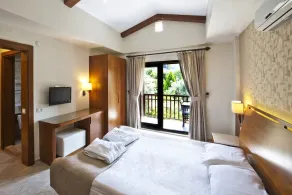 Natur-Med Hot Springs and Health Resort - Room