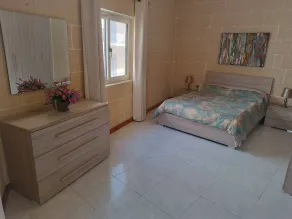 Sea and Country View 1st Floor Apartment - Zimmer
