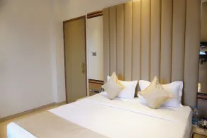 Red Orchid - Room