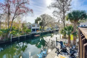 Waterfront Weeki Wachee Home w/ Dock & Game Room! - Interior