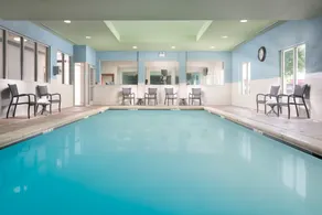 Holiday Inn Express Hotel & Suites Chattanooga Downtown by IHG - Piscine