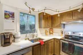 Close to Light Rail! Sammamish Home w/ Hot Tub - Interiør