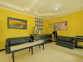 OYO 92483 Hotel Kirana - Recepción