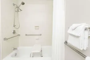 Howard Johnson by Wyndham Vero Beach / Downtown - Salle de bain