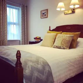 Tully's Hotel - Room