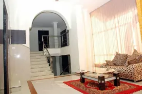 Hotel Krishna Residency - Sala de estar do lobby