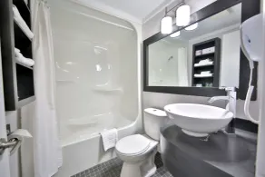 Motel Newstar Laval - Salle de bain