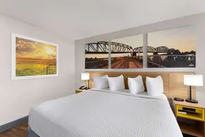 Days Inn by Wyndham Carlisle - Room
