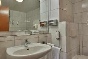 H+ Hotel Darmstadt - Salle de bain