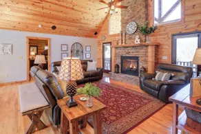 Deck, Gas Grill + Mtn Views: Sparta Cabin Stay! - Interiør