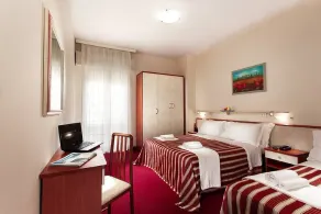 Color Metropolitan Family Hotel - Zimmer