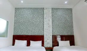 Ngoc Bach Hotel - Room