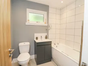 Cottage adapté aux familles avec jardin et jacuzzi | Avec animaux admis - Salle de bain