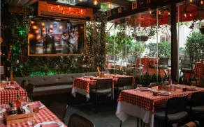 The Smallville Hotel - Restaurant