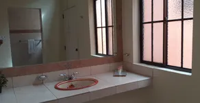 Hotel El Almendro - Bathroom