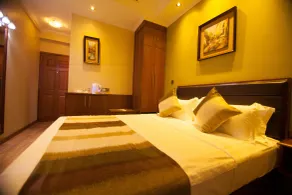 After 40 Hotel - Room